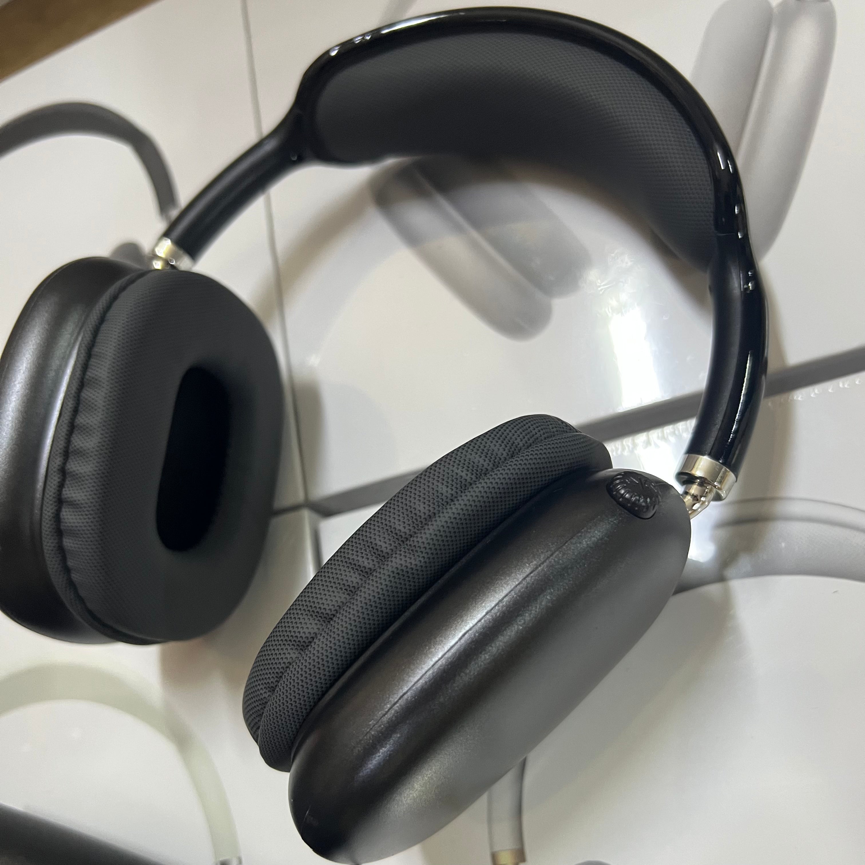 Headphone max